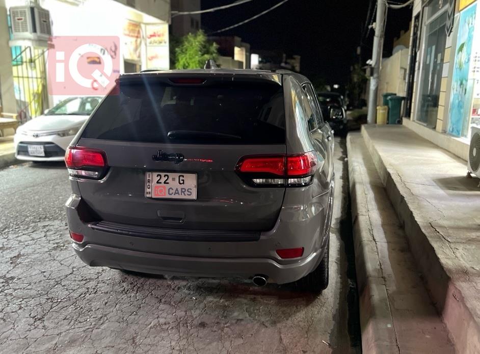 جیپ گراند شیرۆکی